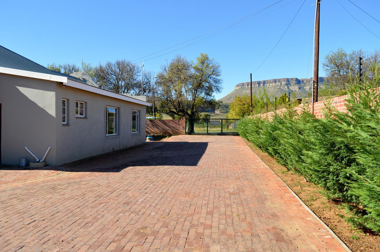 Village Lodge Harrismith Eksteriør billede